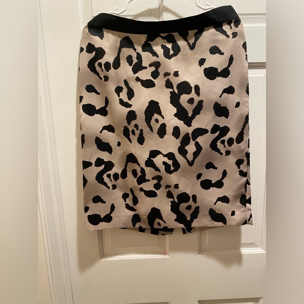 💁‍♀️🙋‍♀️Ann Taylor Leopard Print Skirt